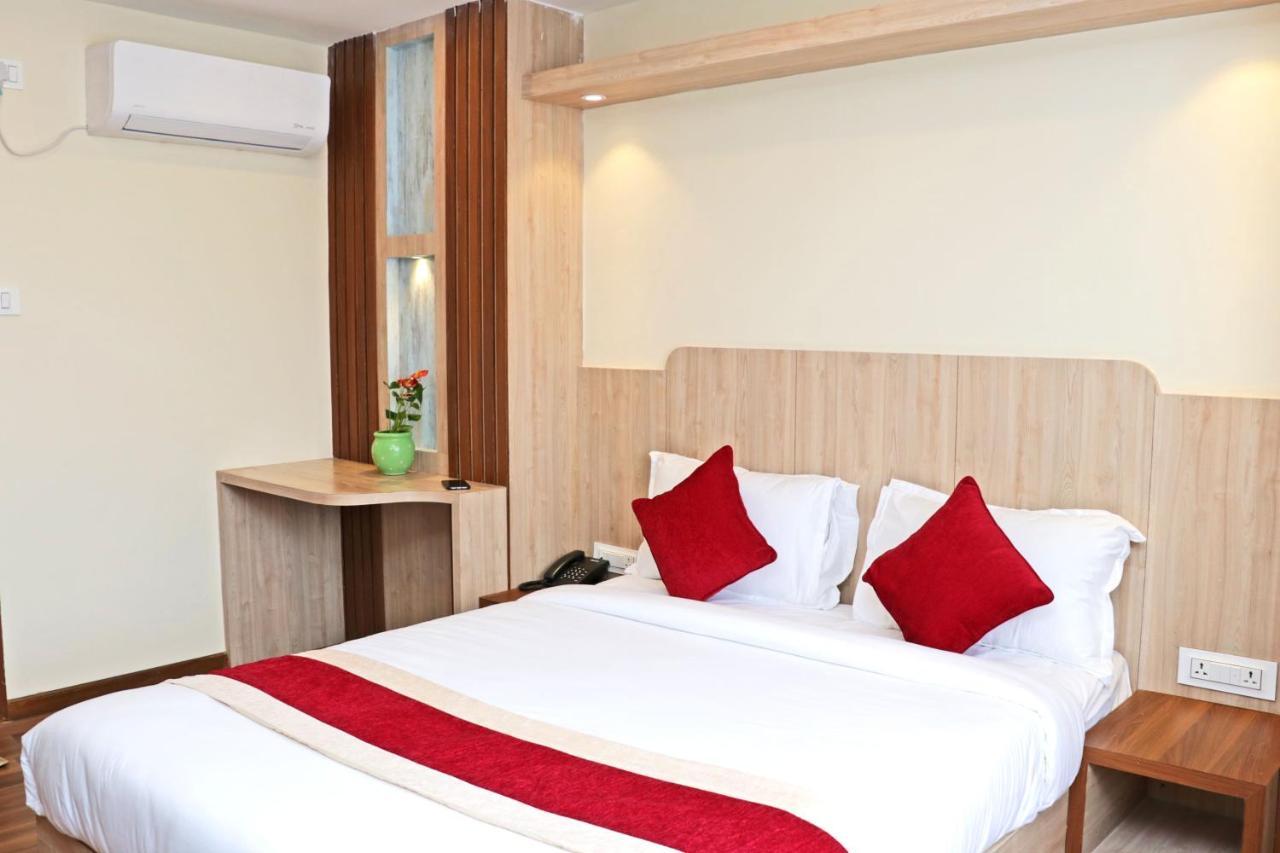 Hotel Nilakantha Pvt. Ltd Katmandou Extérieur photo