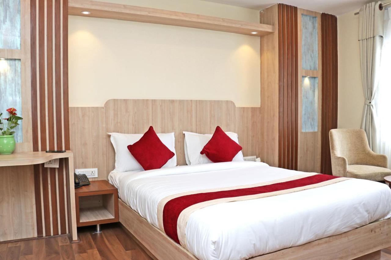 Hotel Nilakantha Pvt. Ltd Katmandou Extérieur photo