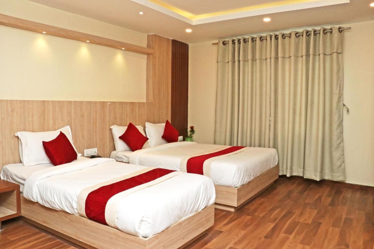 Hotel Nilakantha Pvt. Ltd Katmandou Extérieur photo