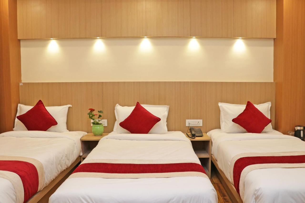 Hotel Nilakantha Pvt. Ltd Katmandou Extérieur photo