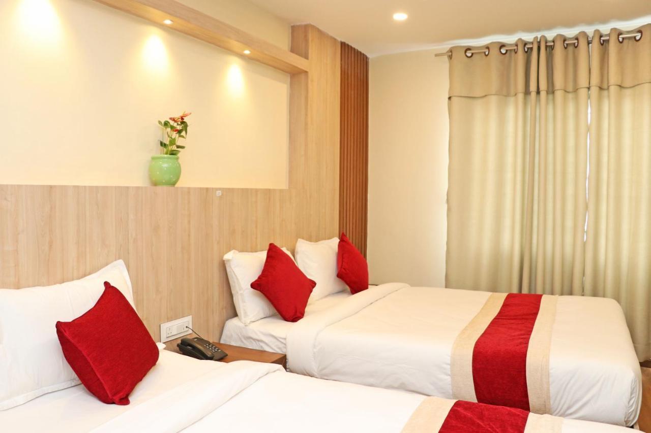 Hotel Nilakantha Pvt. Ltd Katmandou Extérieur photo
