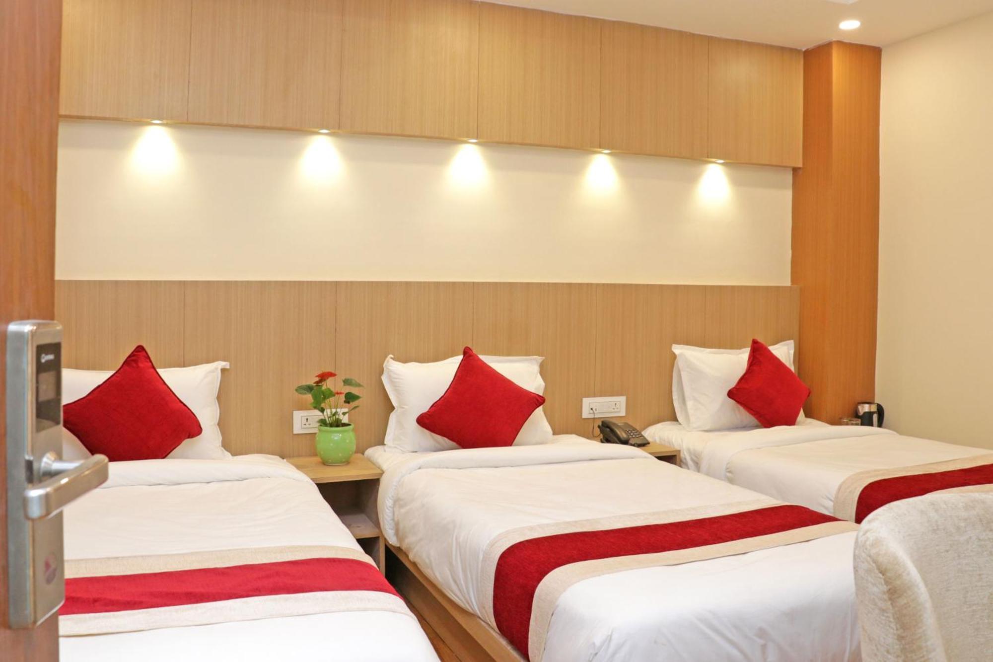 Hotel Nilakantha Pvt. Ltd Katmandou Extérieur photo